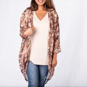 NWOT - Signature Printed Kimono - Size Medium